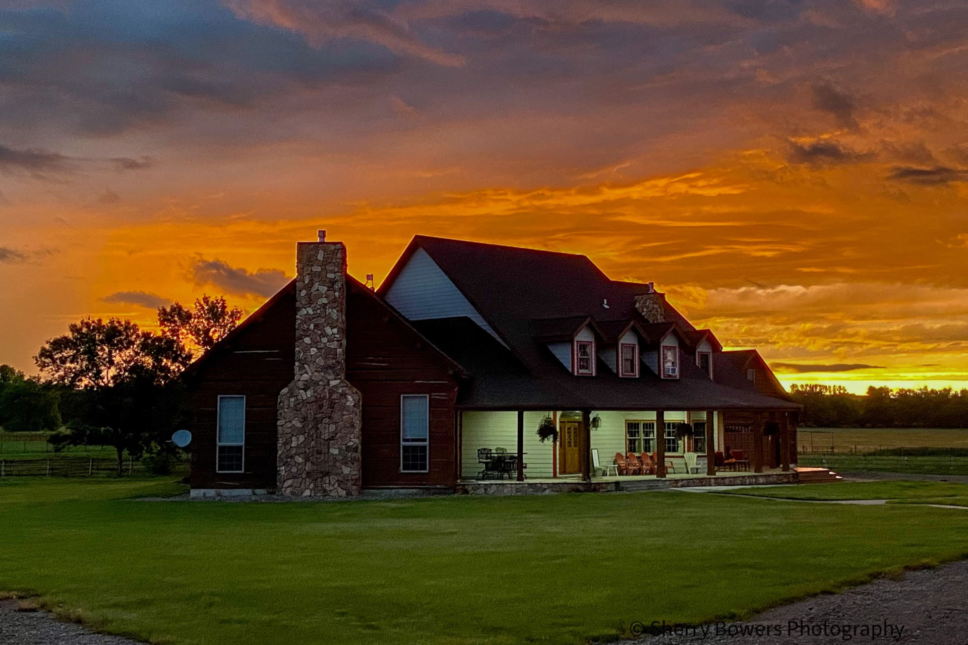 Cottonwood Equine and Equestrian Events Center sunset photo of lodge