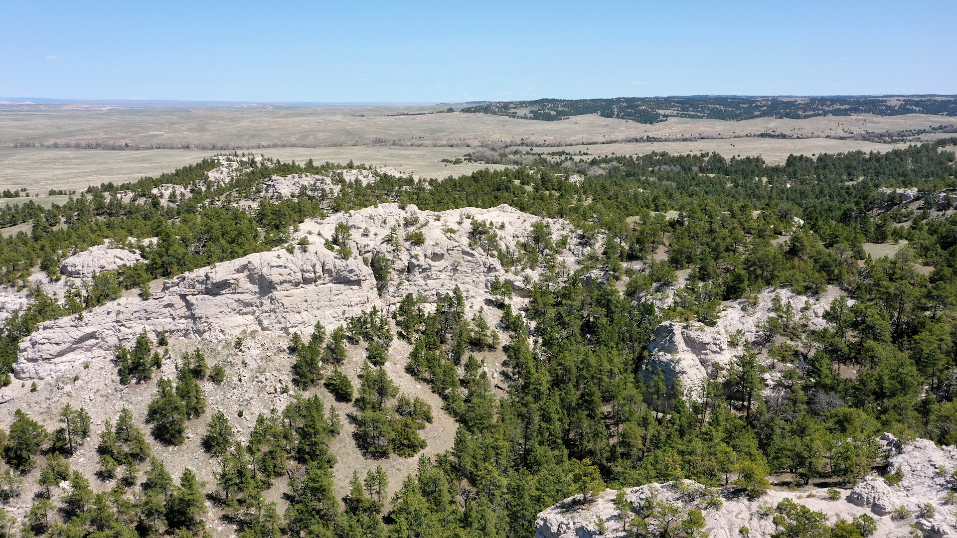 Hat Creek Breaks Retreat rock outcrops
