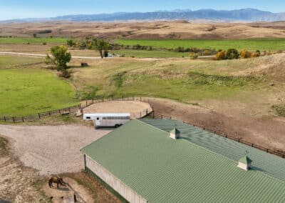 rocknhat barn round pen and views