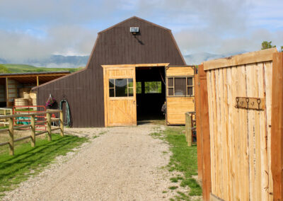 barn round pen hay storage