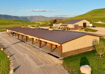 24 stall barn and apartment