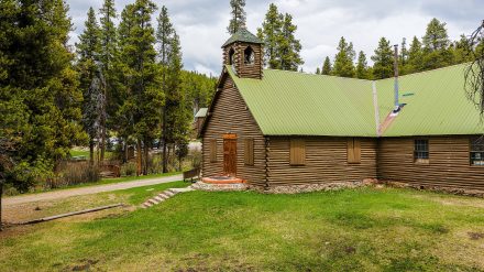Log chapel exterior at Willow Hollow retreat center in the Bighorn Mountains